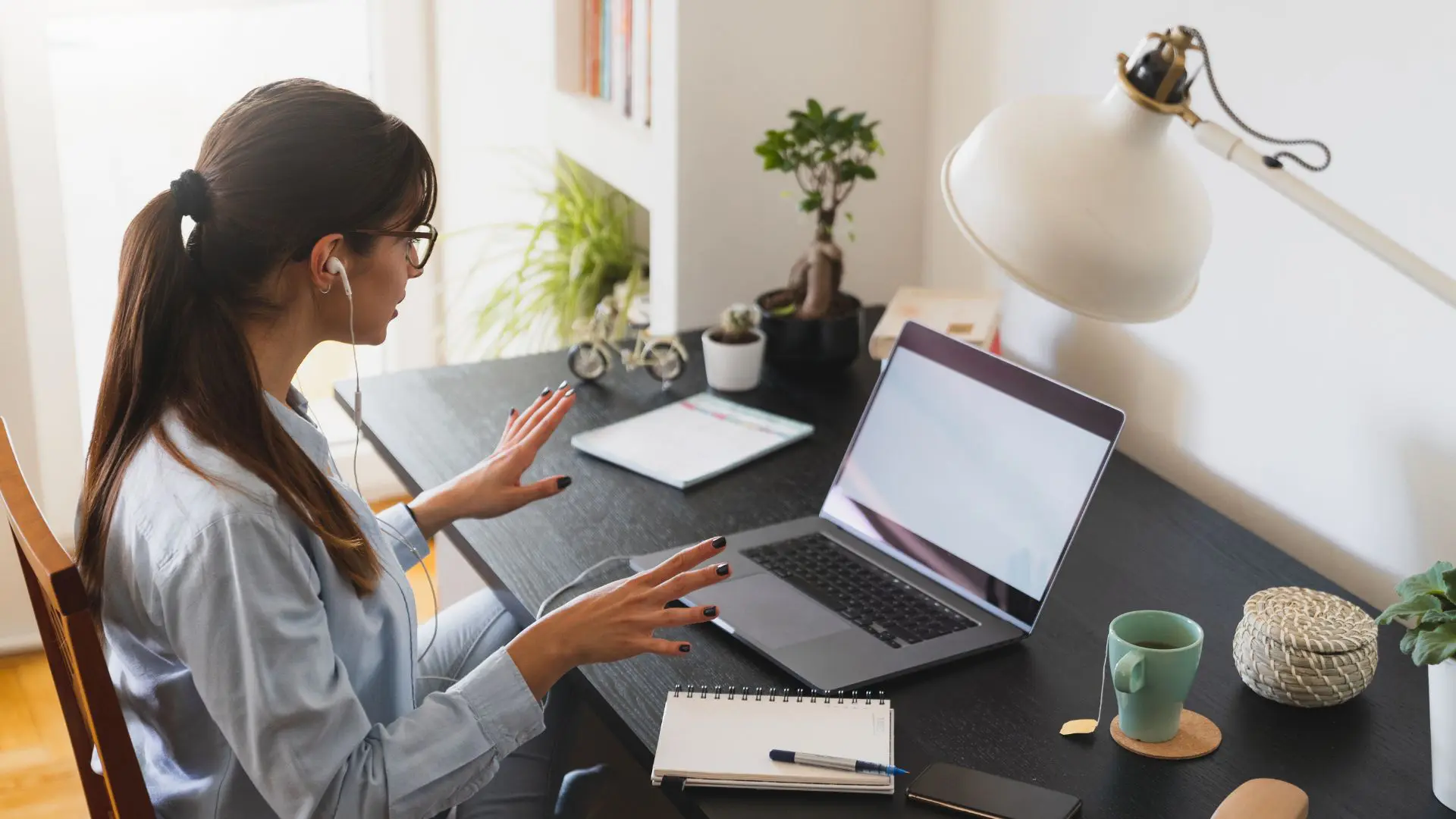 How to Work from Home Efficiently (Tips for Individuals and Organizations)